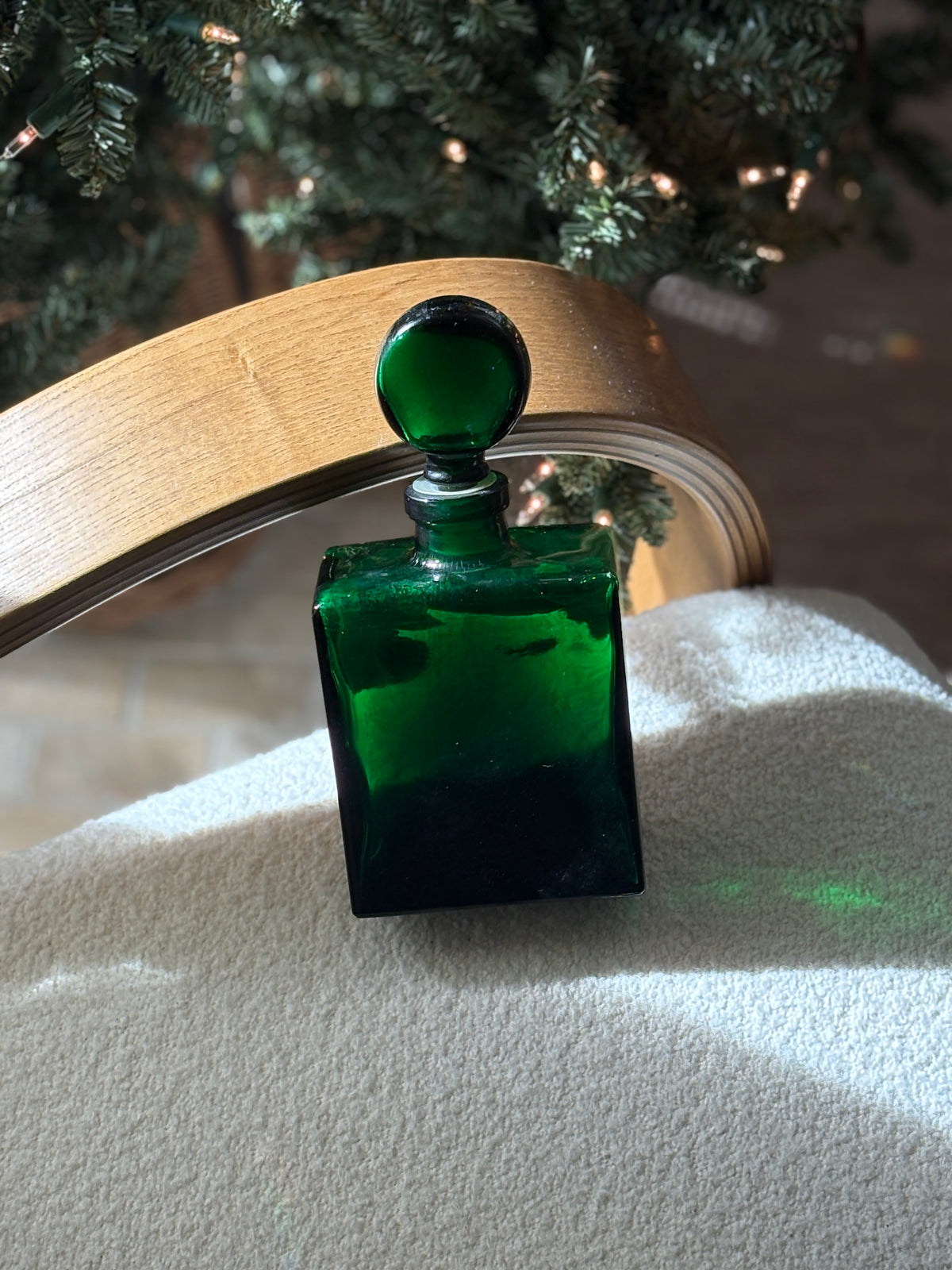 Green Decanter with Round Stopper | Collectors Gene