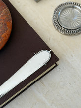Close view of the spur handle on the Ravinet d&