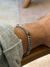 Close side view of the tiger&